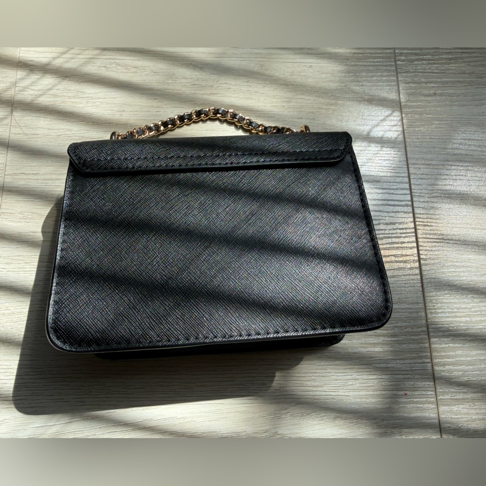 Tory Burch Black Saffiano Leather Shoulder or crossbody bag in black w/Gold Logo - Picture 9 of 16